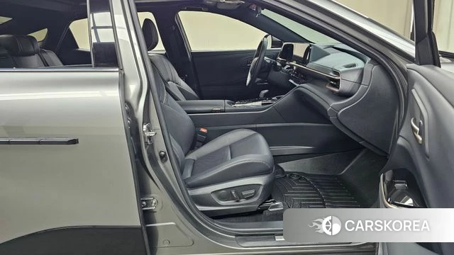 Toyota Crown Crossover id 4602465 из Кореи 18