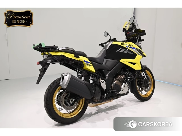 Проданный Suzuki V-STROM 1050XT 2021 из Японии, фото 2