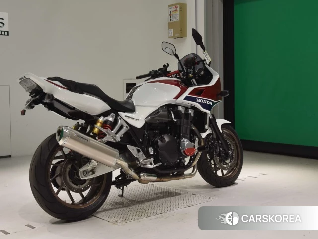 Проданный Honda CB1300SF BOLDOR 2017 из Японии, фото 2