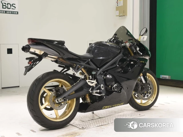 Проданный Triumph DAYTONA 675 2012 из Японии
