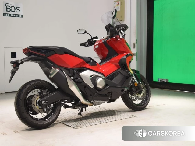 Проданный Honda X-ADV 750 2023 из Японии, фото 2