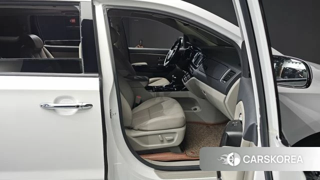 Kia The New Carnival id 4435689 из Кореи 18