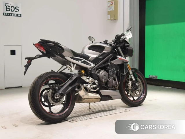 Проданный Triumph STREET TRIPLE 765 RS 2018 из Японии, фото 2