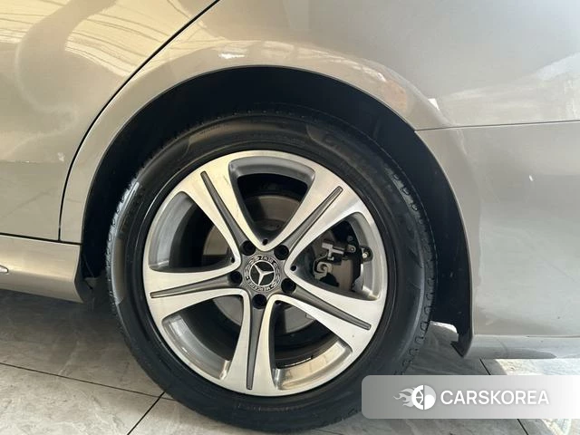 Mercedes-Benz Class C id 4215754 из Китая 18