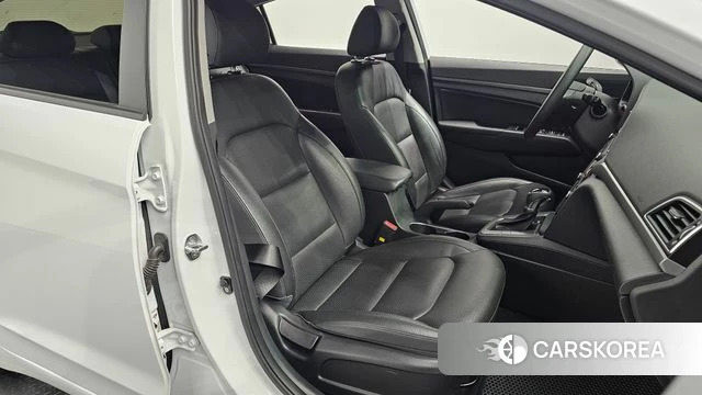 Hyundai Avante AD id 4384829 из Кореи 18