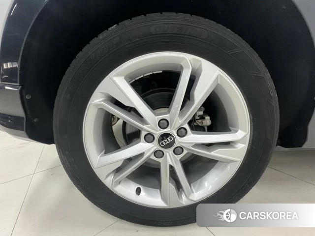 Audi Q3 id 4313525 из Китая 18