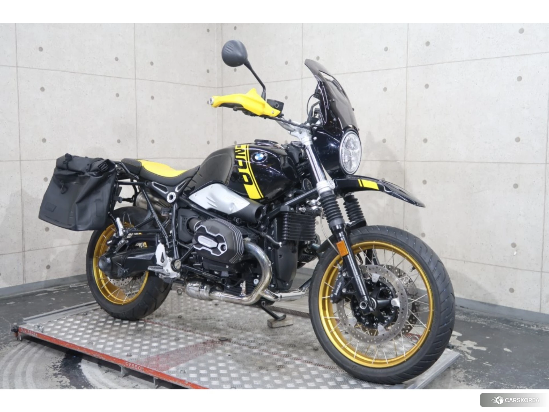 BMW R NINE T URBAN GS id 4379943 из Японии 18