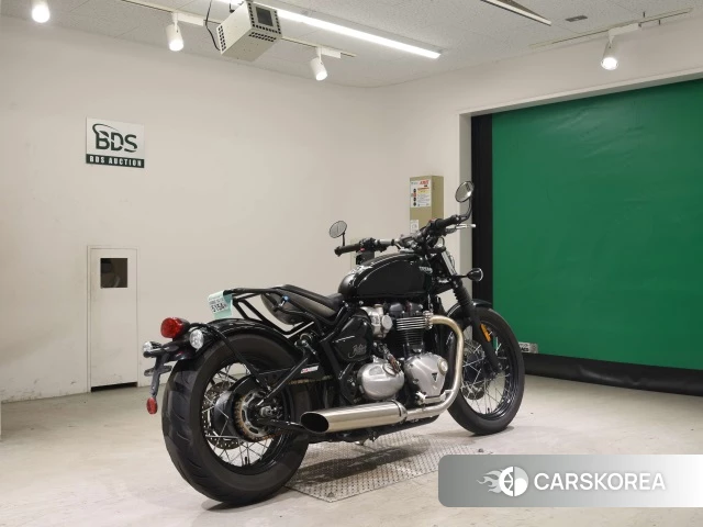 Проданный Triumph BONNEVILLE BOBBER 2018 из Японии, фото 2