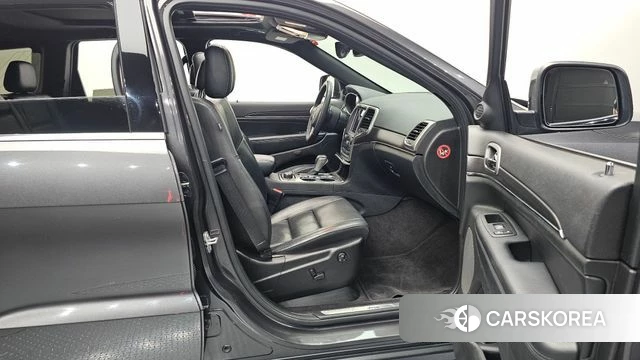 Jeep Grand Cherokee id 4765397 из Кореи 18