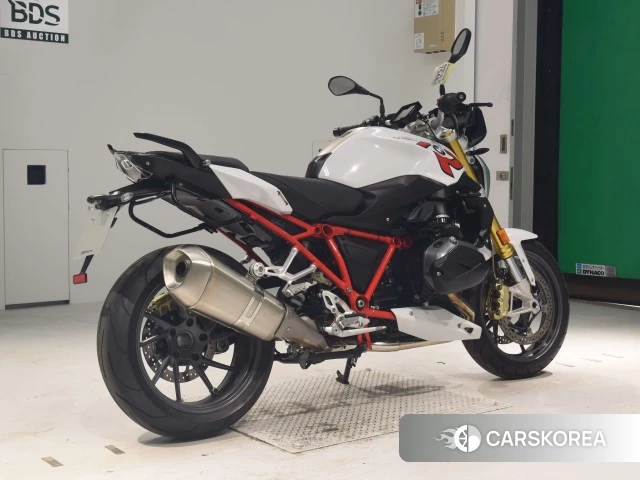 Проданный BMW R1200R 2015 из Японии