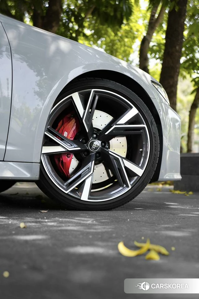 Audi RS 6 id 4278779 из Китая 18