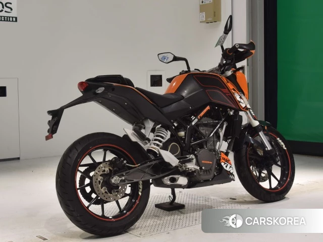Проданный KTM 125 DUKE 2011 из Японии, фото 2