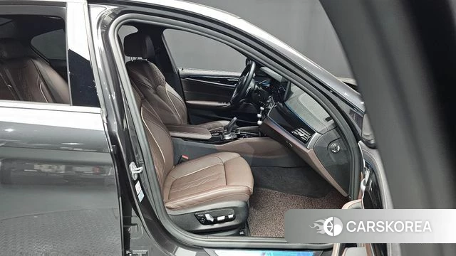BMW 5 Series (G30) id 4593320 из Кореи 18