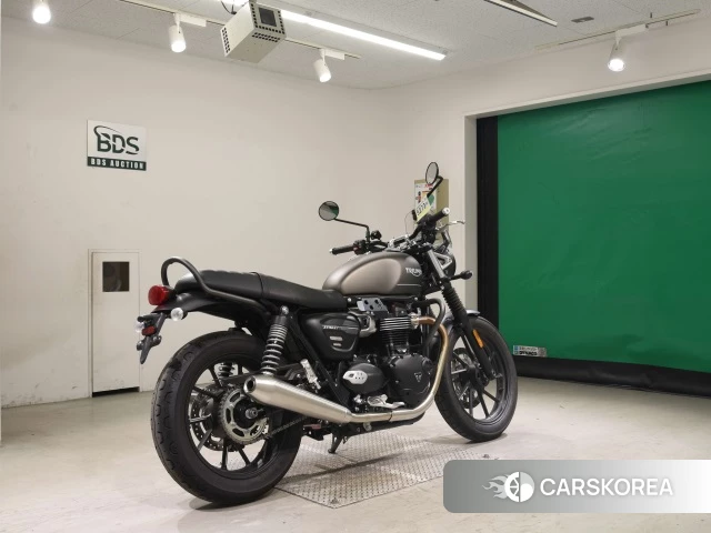 Проданный Triumph STREET TWIN 2022 из Японии, фото 2