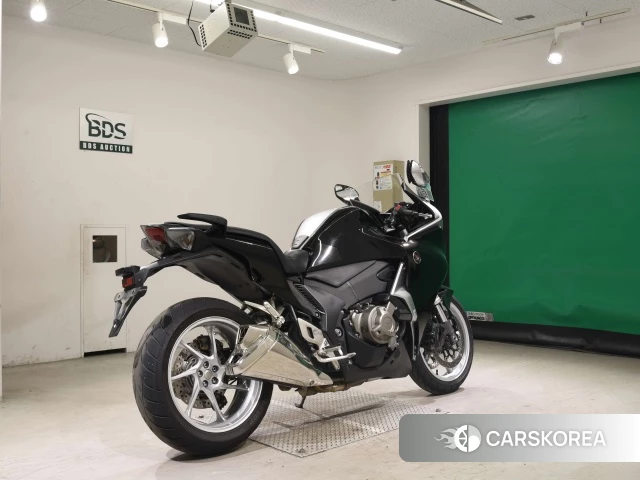 Проданный Honda VFR1200F DCT 2015 из Японии, фото 2