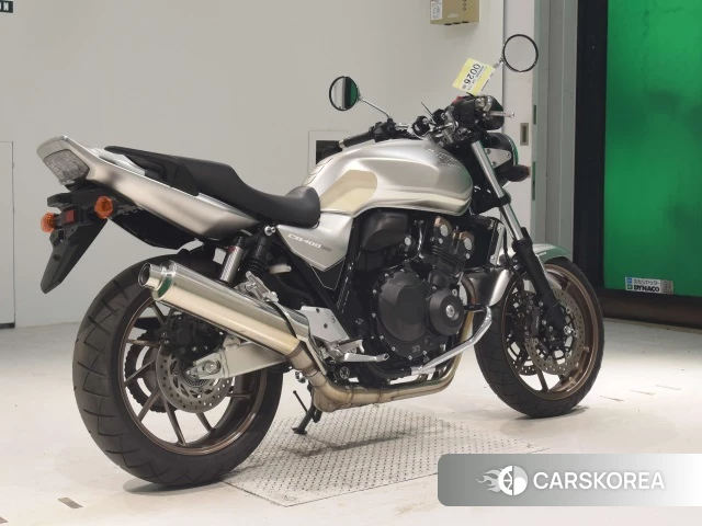 Проданный Honda CB400SF ABS 2020 из Японии, фото 2