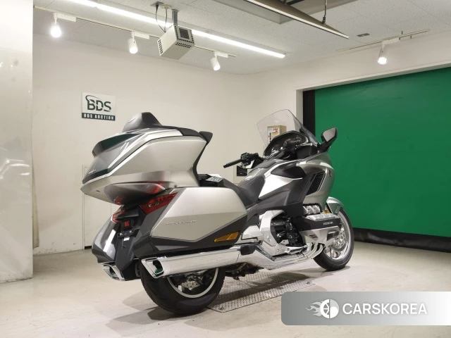 Проданный Honda GL1800 TOUR DCT 2024 из Японии, фото 2
