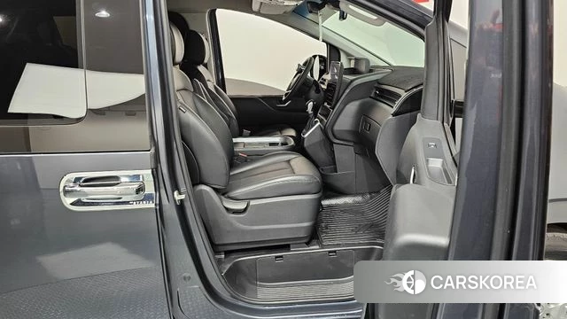 Hyundai Staria id 4223646 из Кореи 18