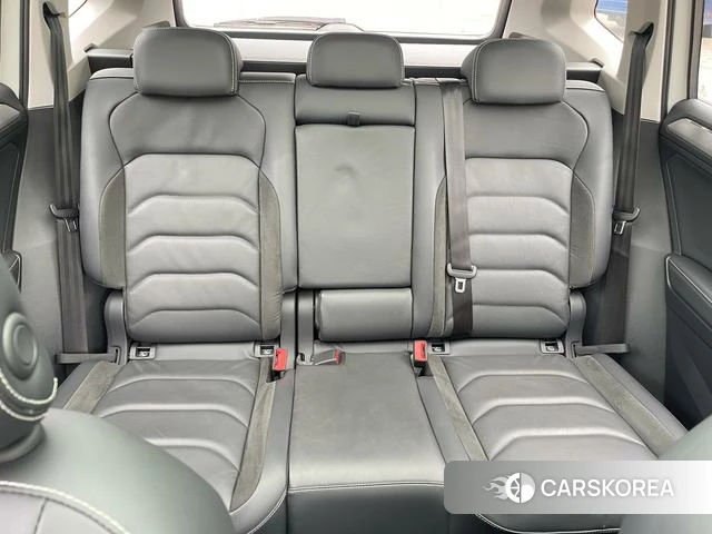 Volkswagen Tiguan L PHEV id 4228544 из Китая 18