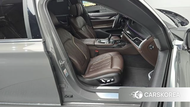 BMW 7 Series (G11) id 4683511 из Кореи 18
