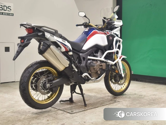 Проданный Honda CRF1000L AFRICA TWIN 2018 из Японии