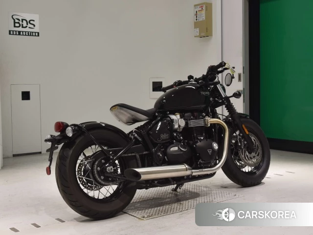 Проданный Triumph BONNEVILLE BOBBER 2022 из Японии, фото 2