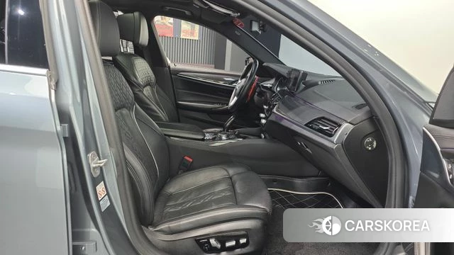 BMW 5 Series (G30) id 4233176 из Кореи 18