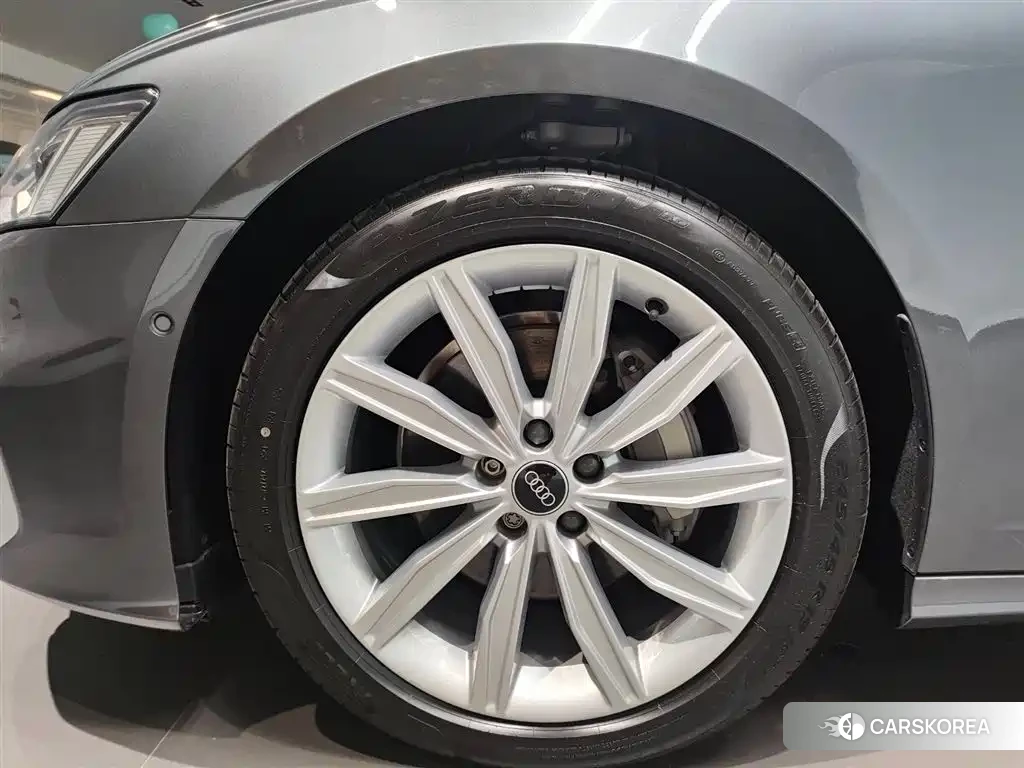 Audi A6L id 4601036 из Китая 18
