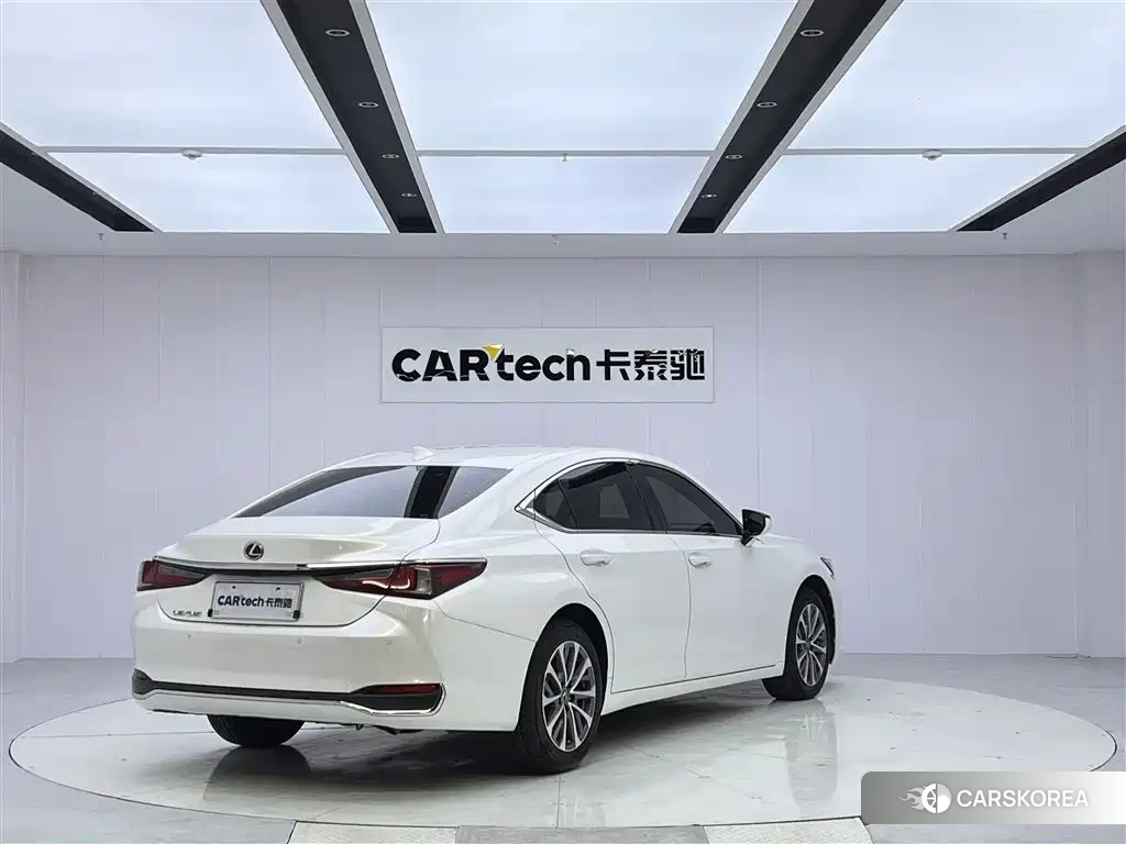 Lexus ES id 4589090 из Китая 18