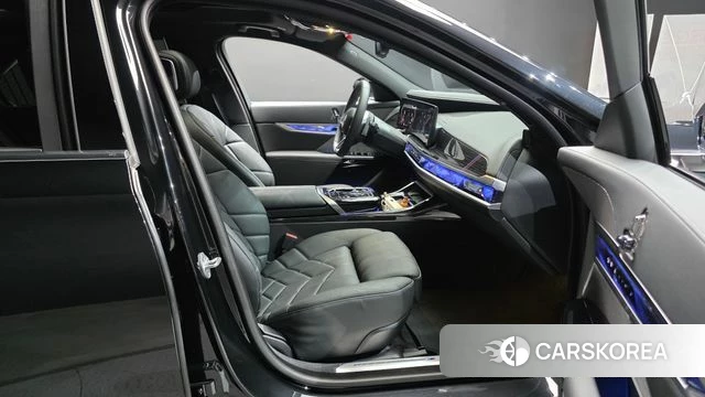 BMW 7 Series (G70) id 4539727 из Кореи 18