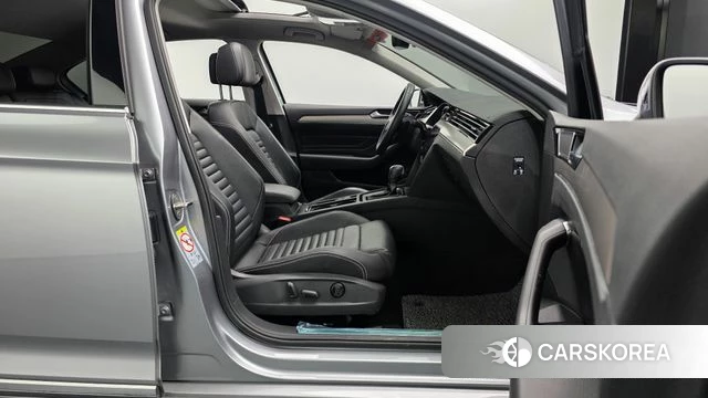 Volkswagen Passat GT (B8) id 4293913 из Кореи 18