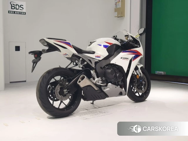 Проданный Honda CBR1000RR 2013 из Японии, фото 2