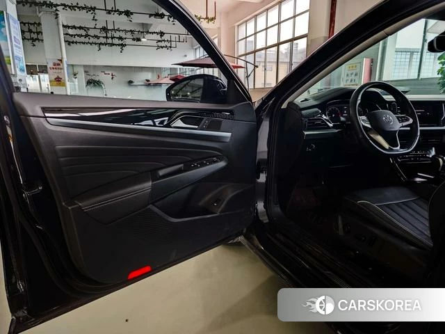 Volkswagen Passat id 4238590 из Китая 18