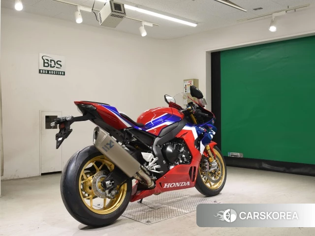 Проданный Honda CBR1000RR-R FIREBLADE SP 2023 из Японии, фото 2