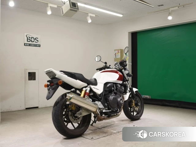 Проданный Honda CB400SF 2015 из Японии, фото 2