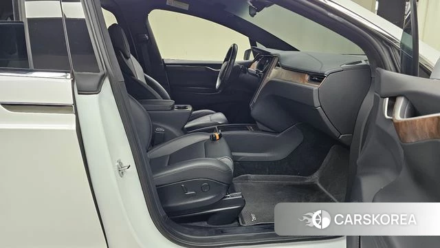 Tesla Model X id 4698606 из Кореи 18
