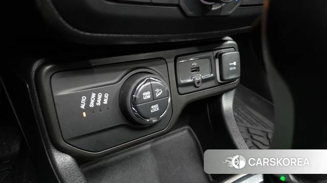 Jeep Renegade id 4586906 из Кореи 18