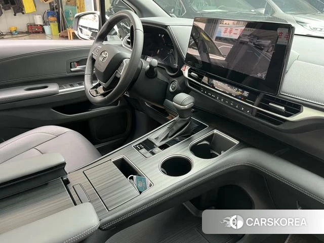 Toyota Saina id 4261114 из Китая 18
