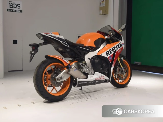 Проданный Honda CBR1000RR 2015 из Японии, фото 2