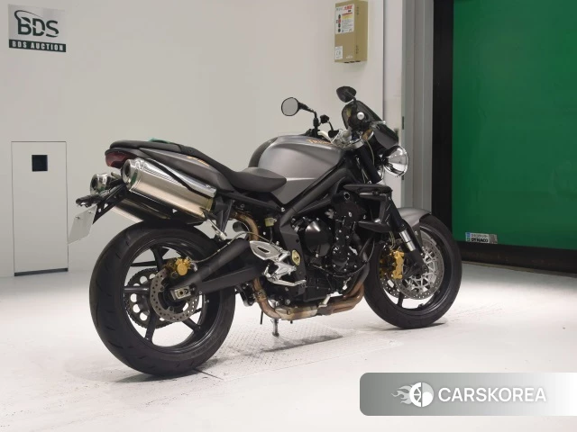 Проданный Triumph STREET TRIPLE R 2010 из Японии, фото 2
