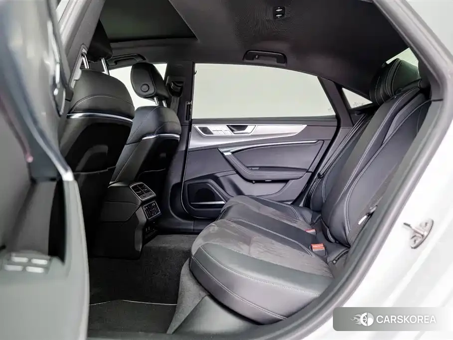 Audi A7L id 4669397 из Китая 18