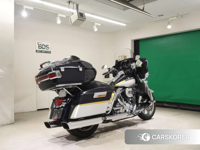 Проданный Harley-Davidson Electra Glide FLHTCUSE1800 CVO 2012 из Японии, фото 2