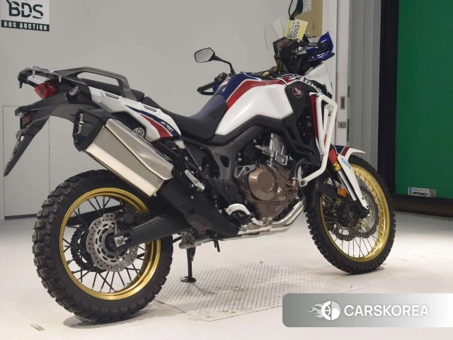 Проданный Honda CRF1000L AFRICA TWIN 2017 из Японии