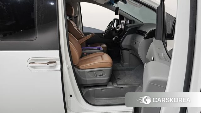 Hyundai Staria id 4303582 из Кореи 18