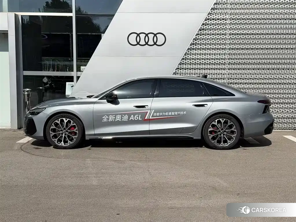 Audi A6L id 4680544 из Китая 18