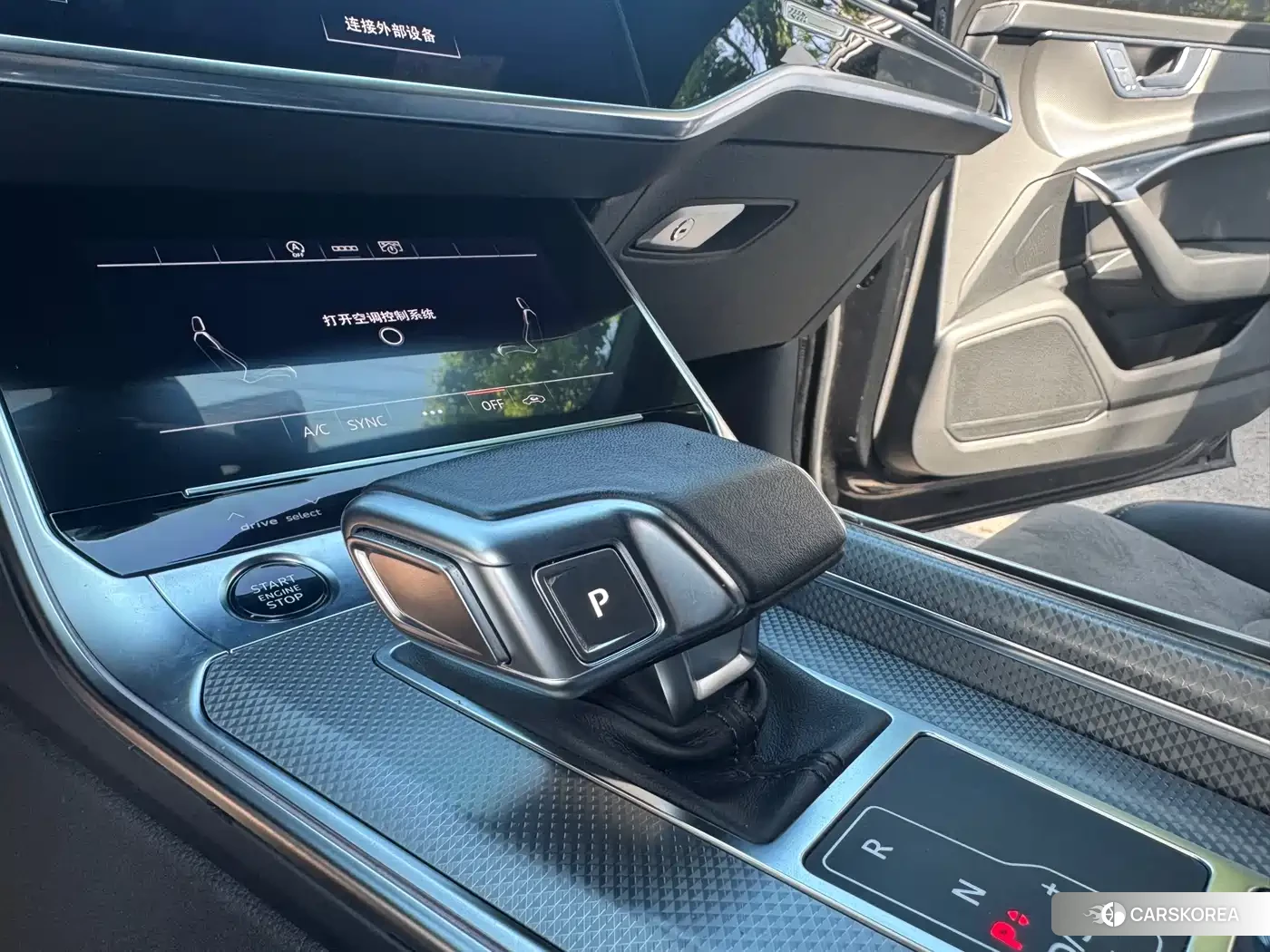 Audi A6L id 4576373 из Китая 18