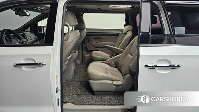 Kia The New Carnival id 4508255 из Кореи 18