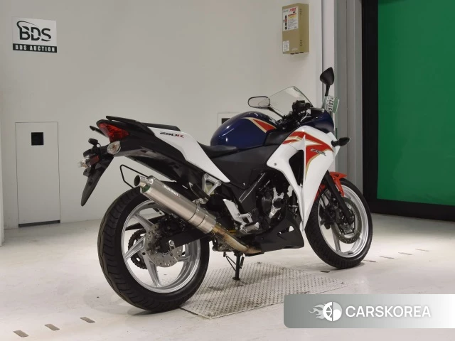 Проданный Honda CBR250R ABS 2011 из Японии, фото 2
