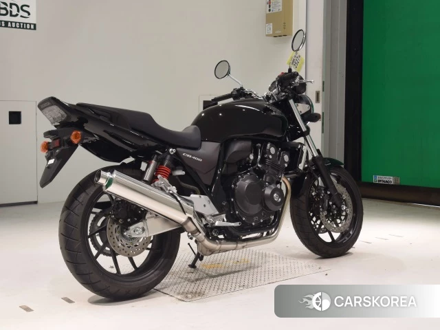 Проданный Honda CB400SF ABS 2023 из Японии, фото 2