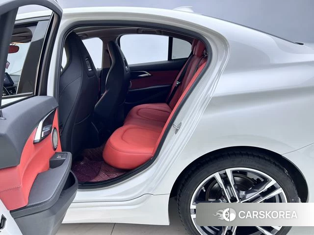 BMW 1 series id 4278424 из Китая 18